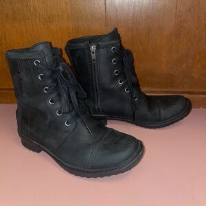 UGG Women’s Asbury Lace Up Waterproof Black Ankle Boot Size 6